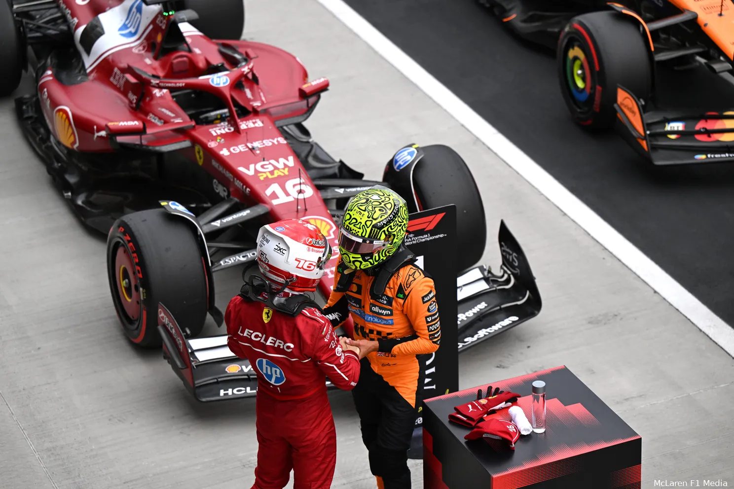 mclaren-lando-norris-charles-leclerc-ferrari-gp-hongarije-zaterdag-2025-2