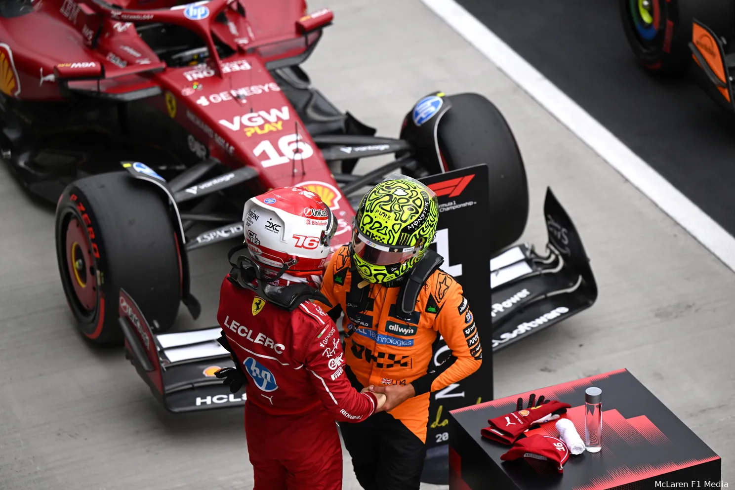 mclaren-lando-norris-charles-leclerc-ferrari-gp-hongarije-zaterdag-2025