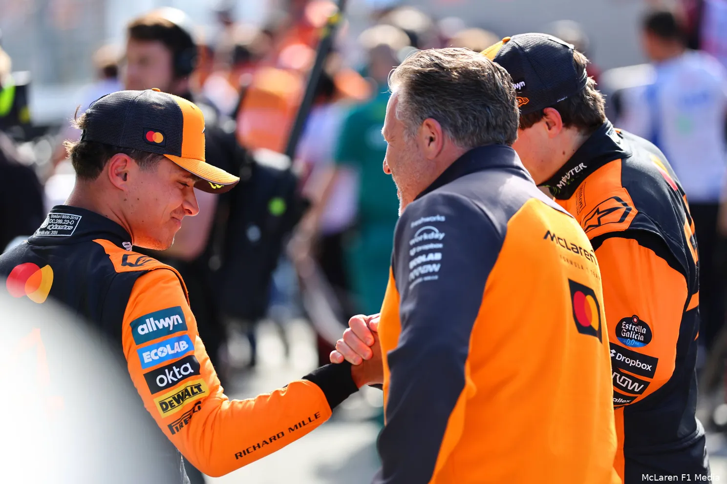 mclaren-oscar-piastri-lando-norris-zak-brown-gp-nederland-2025-zaterdag-4
