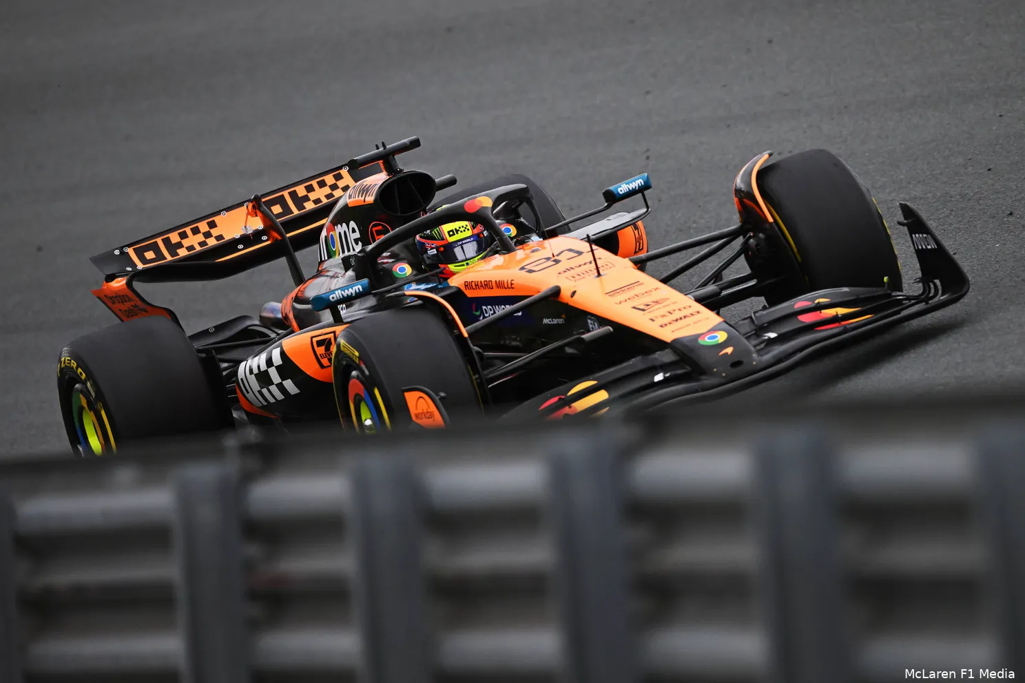 oscar-piastri-mclaren-gp-nederland-2025-zondag-17
