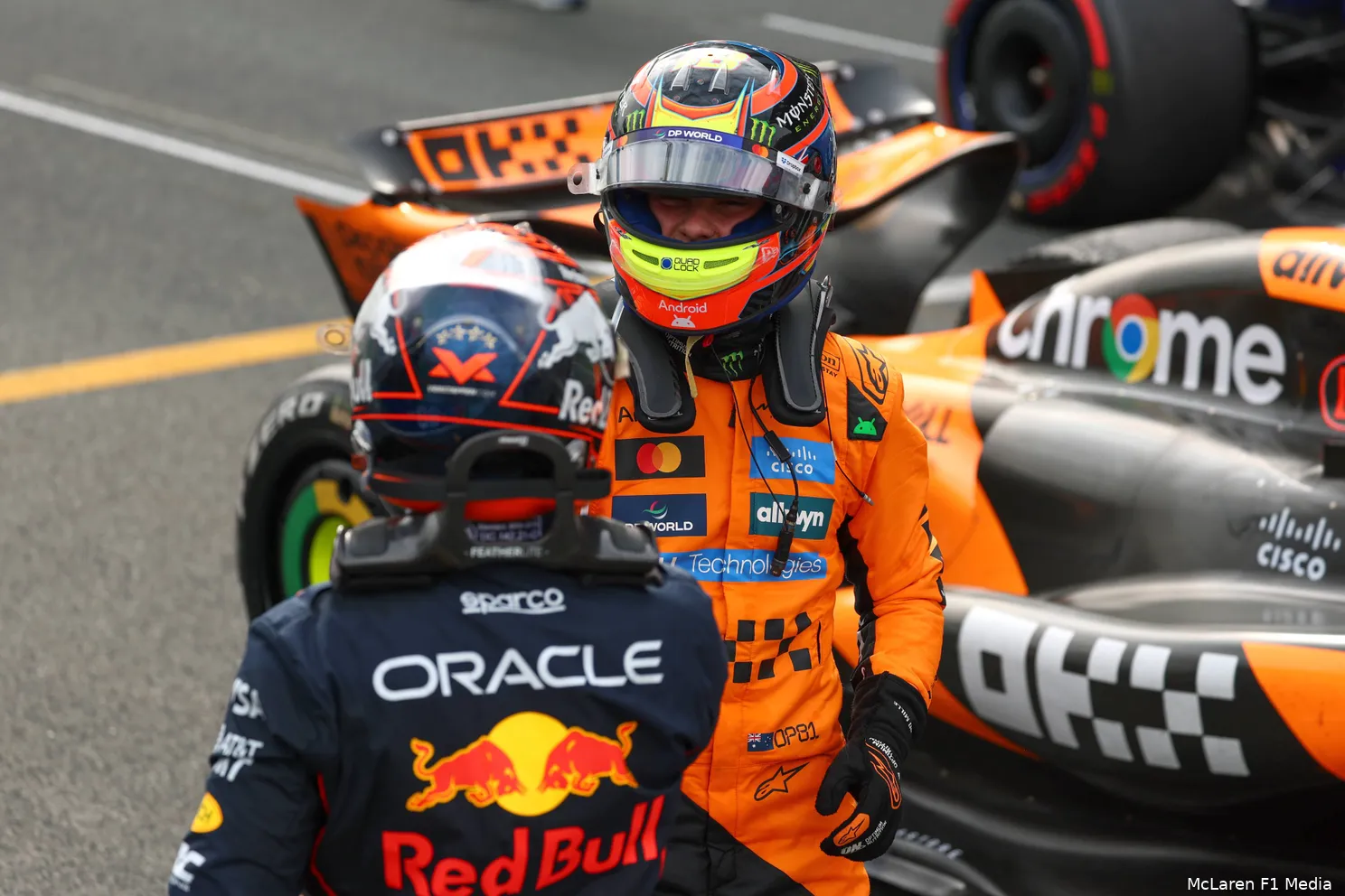 oscar-piastri-mclaren-max-verstappen-red-bull-racing-gp-nederland-2025-zondag-3