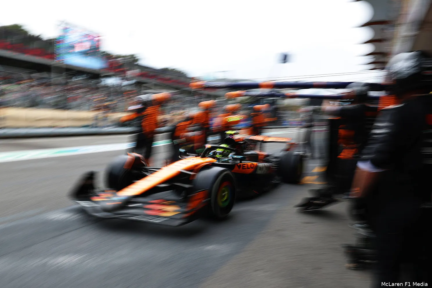 lando-norris-mclaren-gp-azerbeidzjan-2025-zondag-3