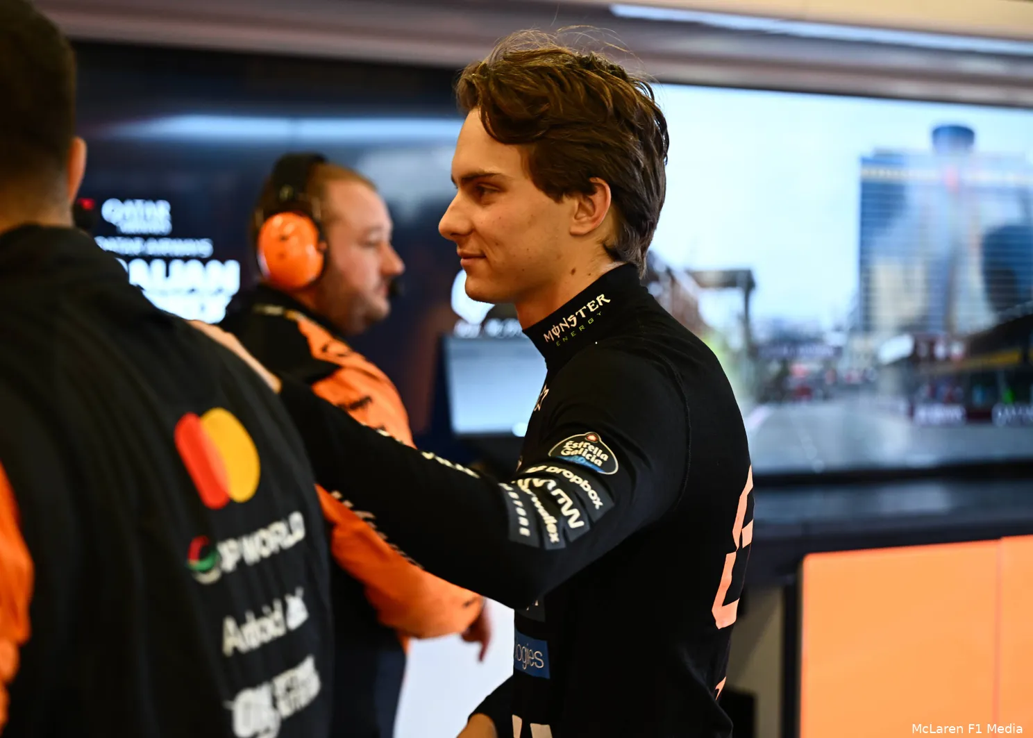 oscar-piastri-mclaren-gp-azerbeidzjan-2025-zondag-2