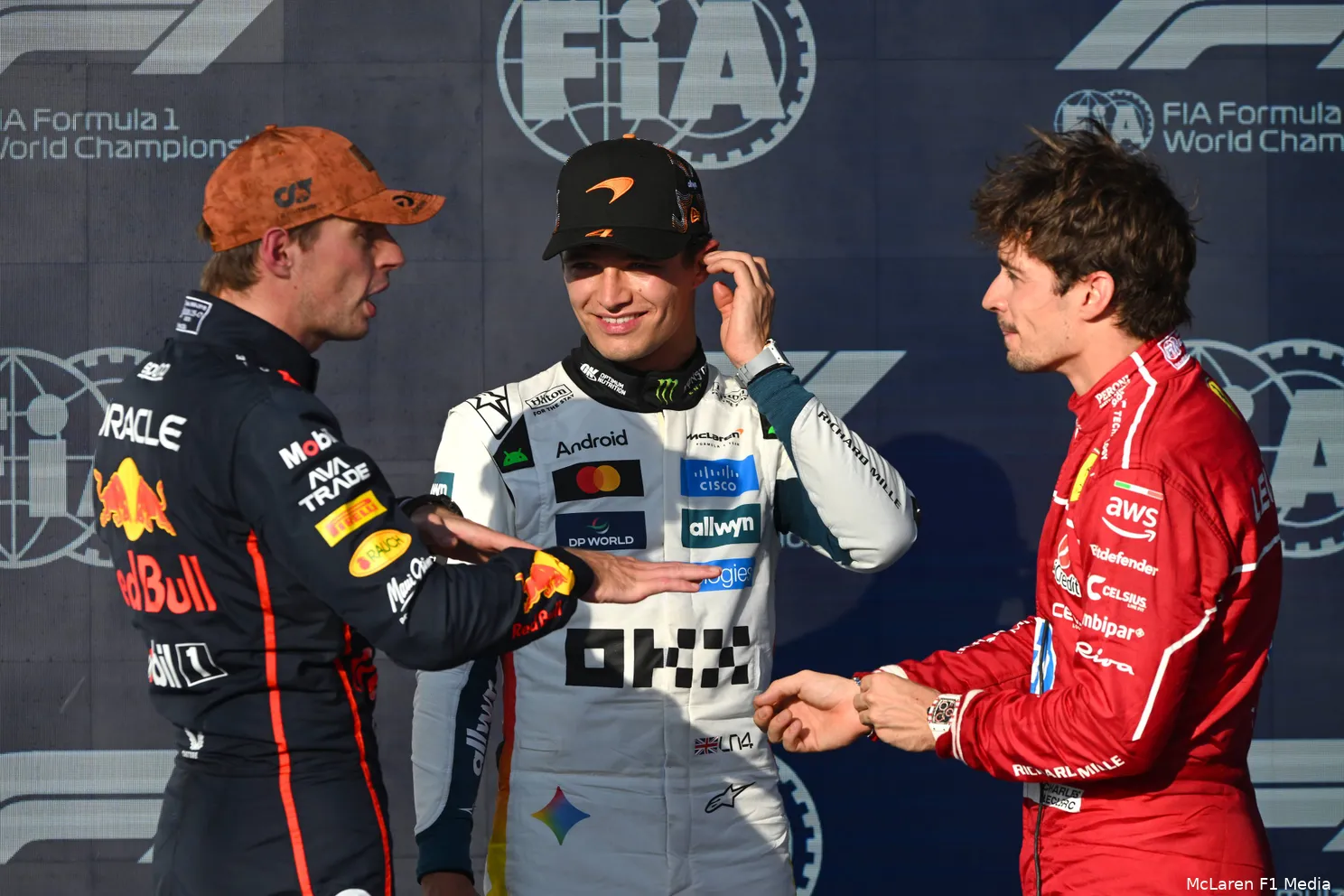 charles-leclerc-ferrari-max-verstappen-red-bull-racing-lando-norris-mclaren-cota-zaterdag-2025