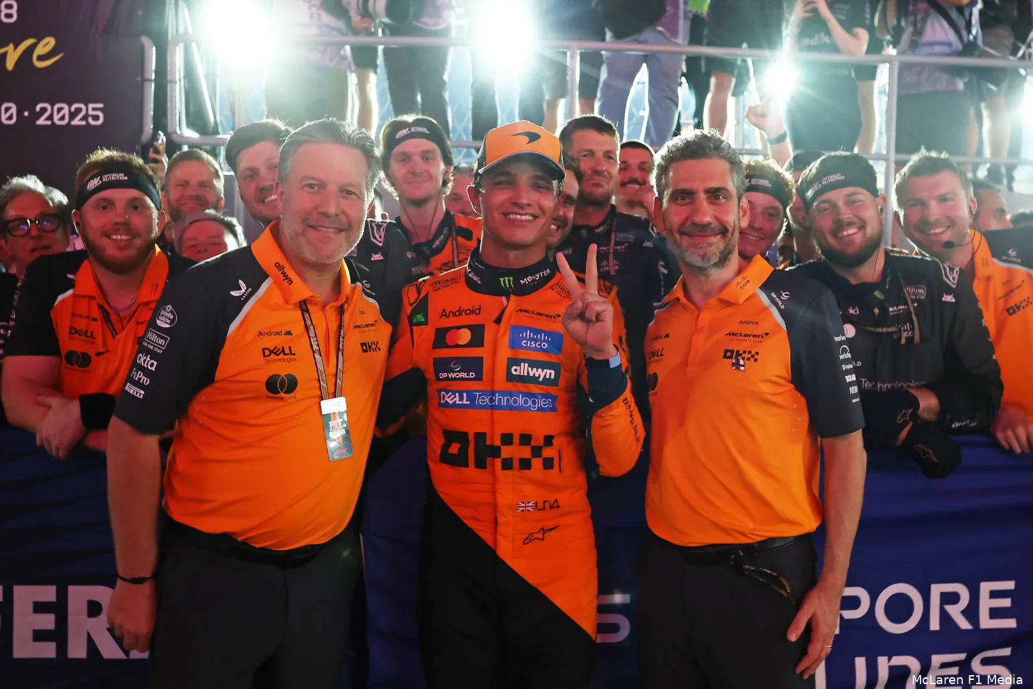 mclaren-lando-norris-andrea-stella-2025-singapore