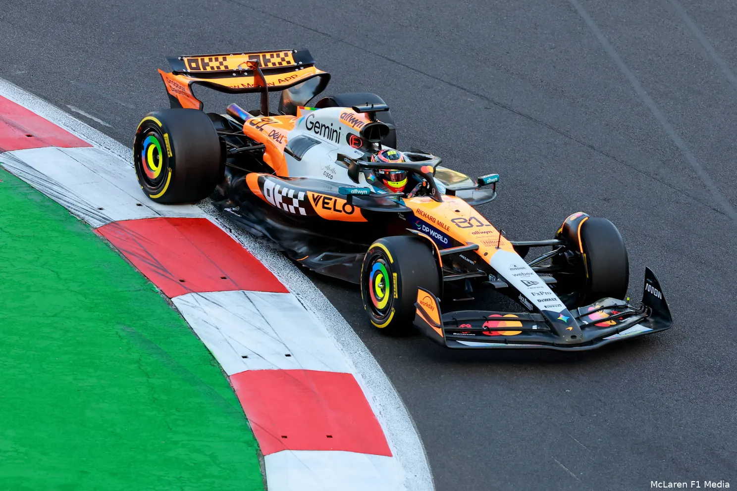 oscar-piastri-mclaren-mexico-vrijdag