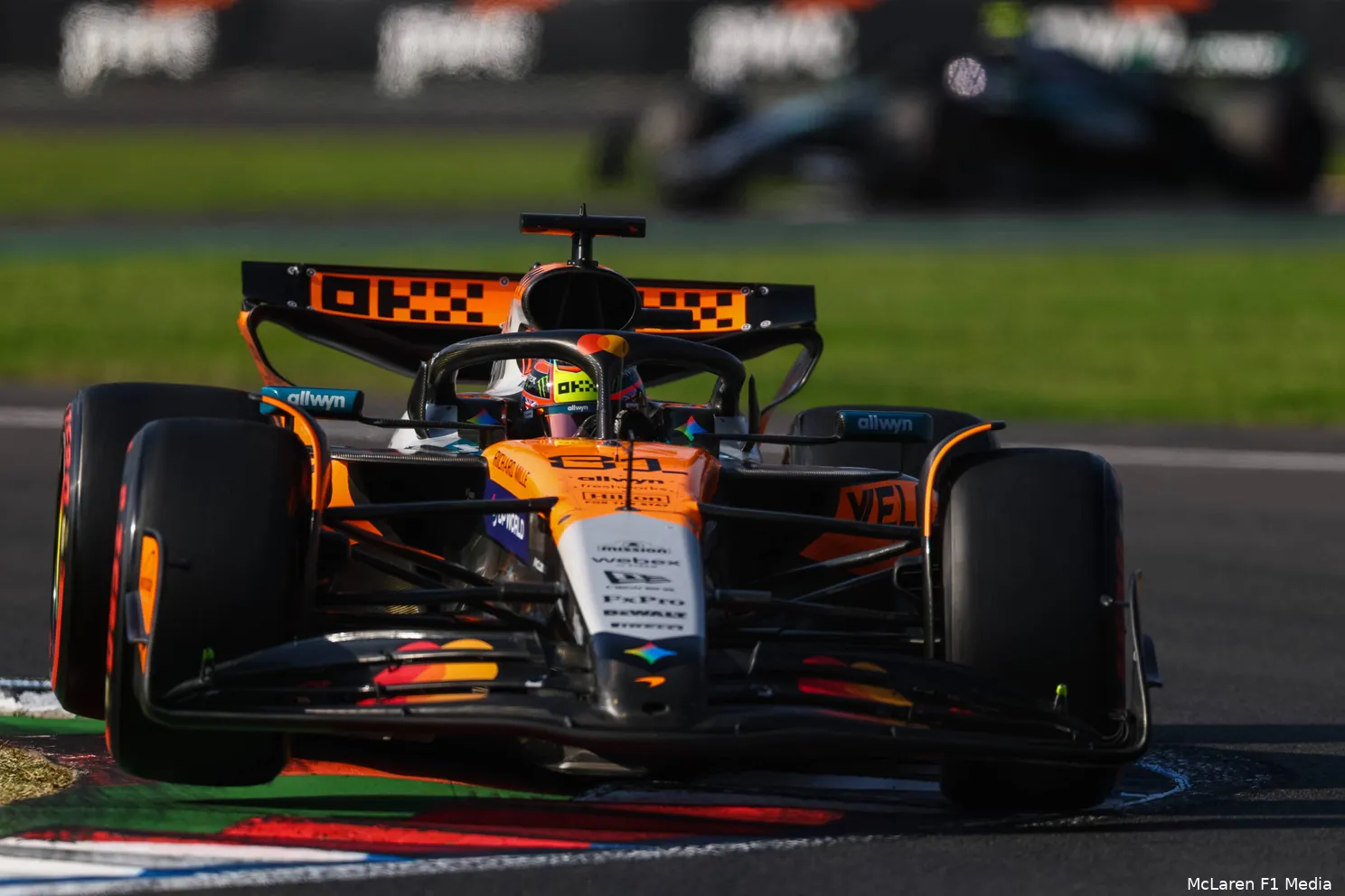 oscar-piastri-mclaren-mexico-zaterdag-2025