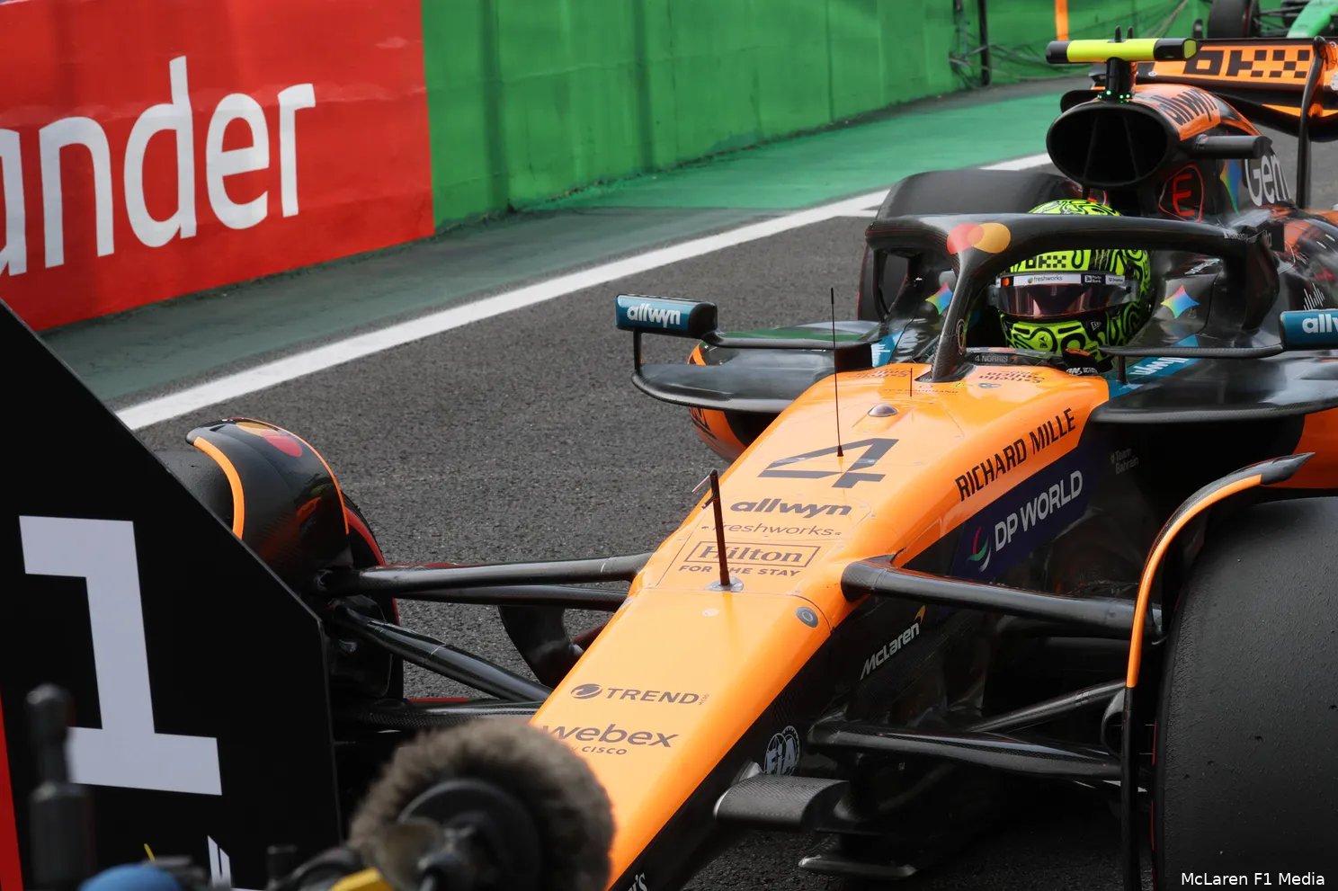 lando-norris-mclaren-brazilie-vrijdag (2)