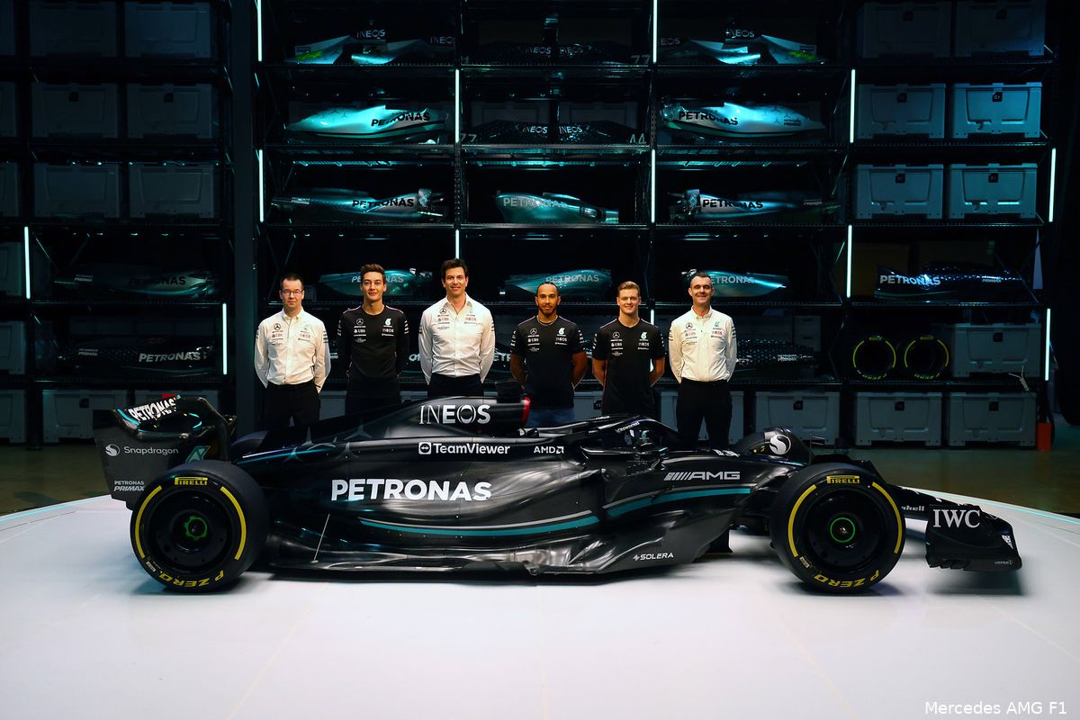 BREAKING: zwarte W14 revealed!- de F1-auto die Mercedes in 2023 terug