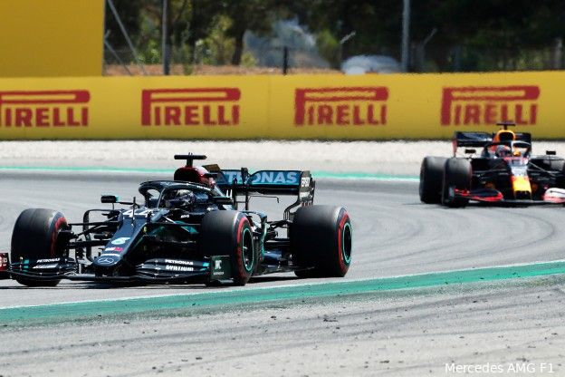 Shovlin: 'Hamilton leek behoorlijk ontspannen achter Verstappen'