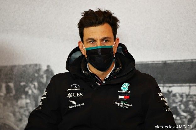 Wolff vreest aerodynamische verandering: 'Kunnen niet uitsluiten dat Red Bull met iets beters komt'