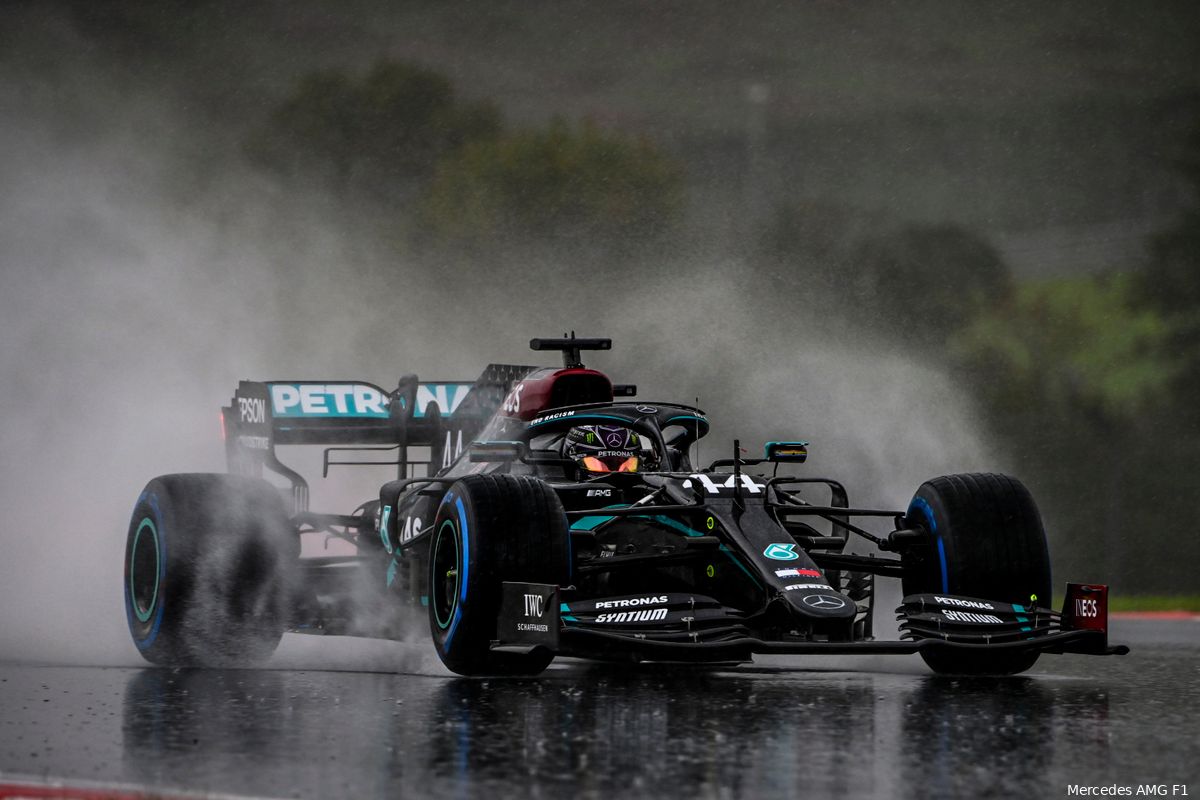 Hughes verklaart overwinning Hamilton: 'Dat was perfect voor Mercedes'
