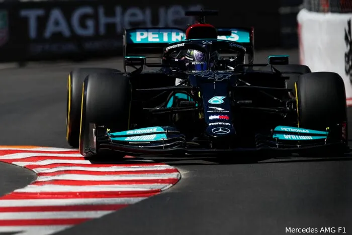 Wolff verklaart pitstop Hamilton: 'Undercut enige manier om Gasly voorbij te gaan'