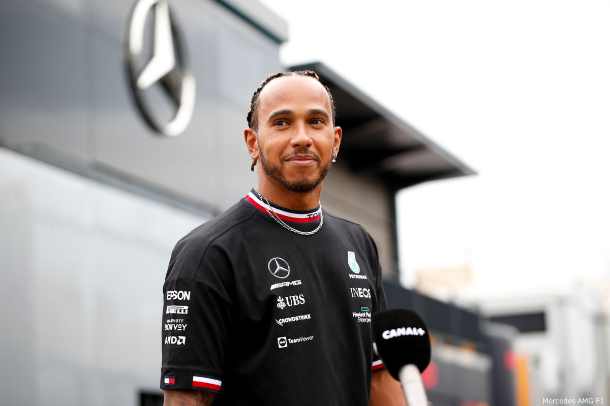 Hamilton wijst belangrijk punt aan voor Verstappen: 'Dan had Max misschien meer tijd verloren'