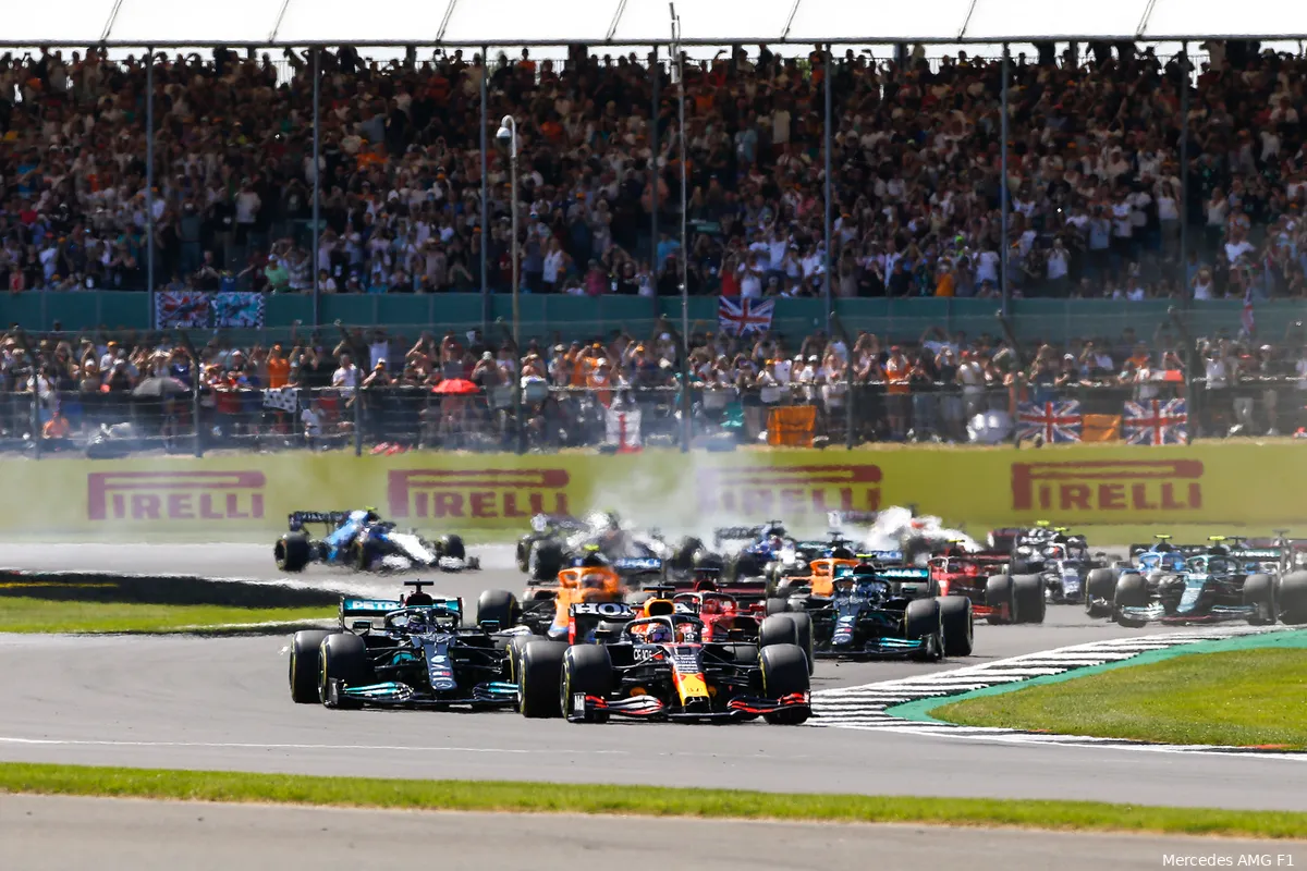 verstappen hamilton mercedes gb silverstone 1