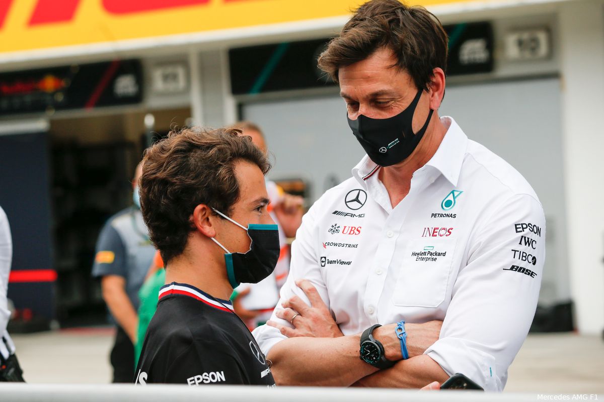 De Vries nerveus voor kans in F1-auto bij Mercedes: 'Ik leg er zelf een bepaalde druk op'