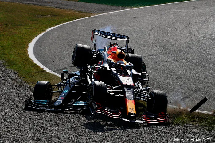 Brokkenpiloten | Verstappen weer op P1 door crash met Hamilton, Alpine extreem consistent