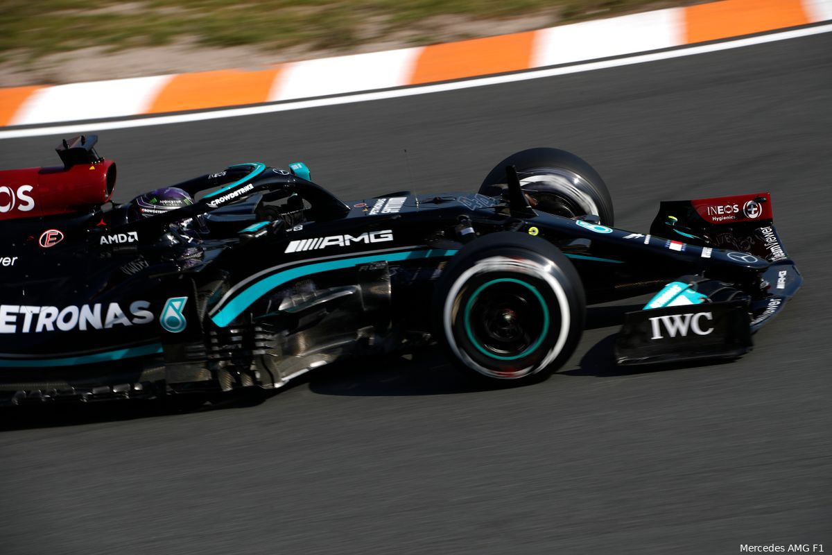 F1 Techniek Italië | Mercedes tapet remkoeling dicht bij beide bolides