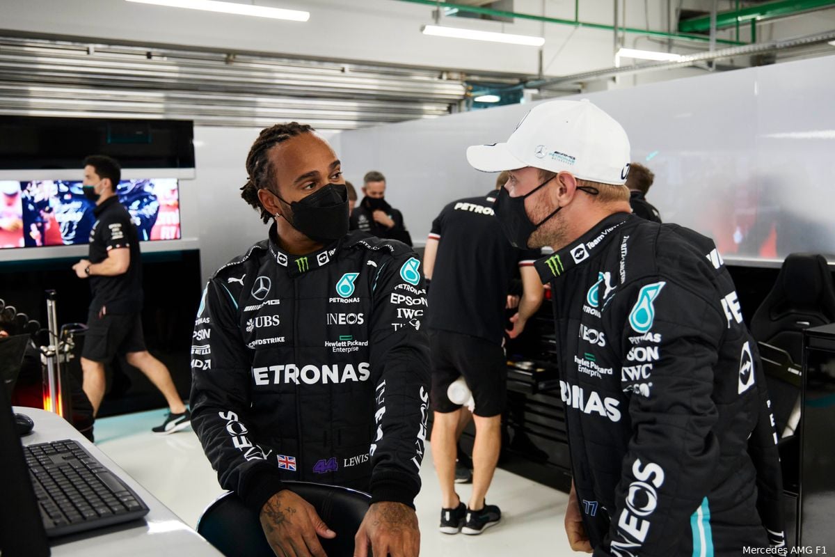 Hamilton met vraagtekens over plotse vormpiek Mercedes