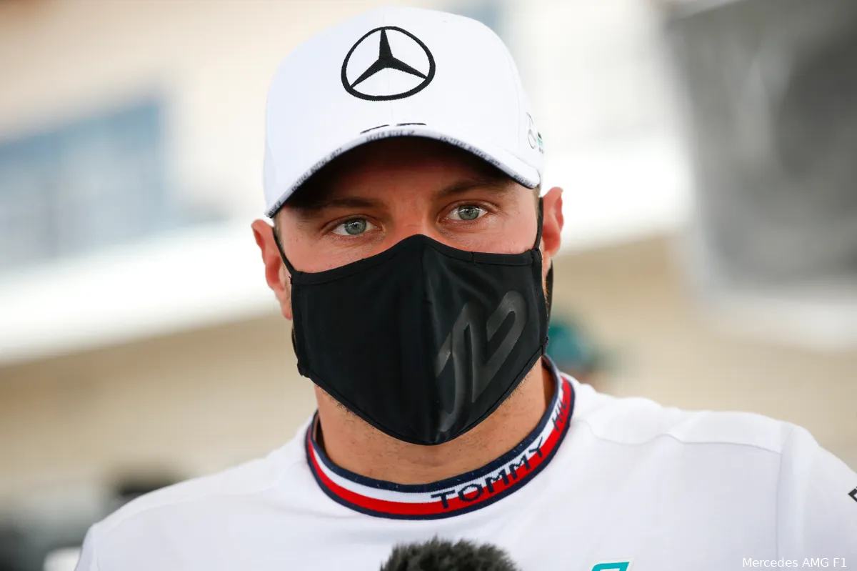 Bottas onder de indruk van Verstappens inhaalactie: 'Hij remde wel heel erg laat'