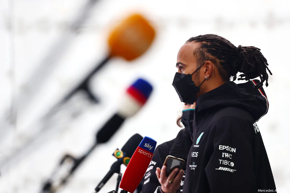 Hamilton na ijzersterke inhaalrace: 'Was mentale klap vanochtend, maar alles mogelijk nu'