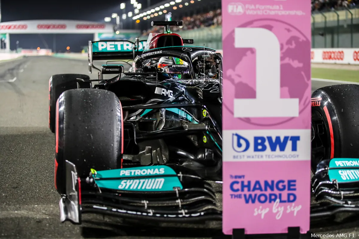 Analyse kwalificatie | Polesitter Hamilton overklast Verstappen in alle sectoren