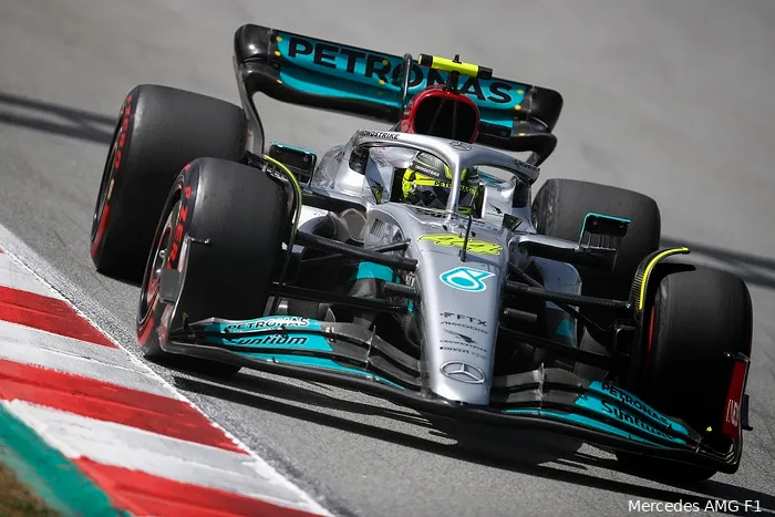 Verbazing bij Mercedes: 'Voor het eerst dat we begonnen met een onvoorzien probleem'