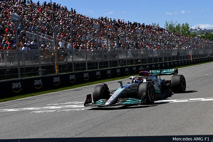 Ecclestone deelt zorgen van Ferrari: 'FIA vertelde Wolff over de nieuwe richtlijnen'