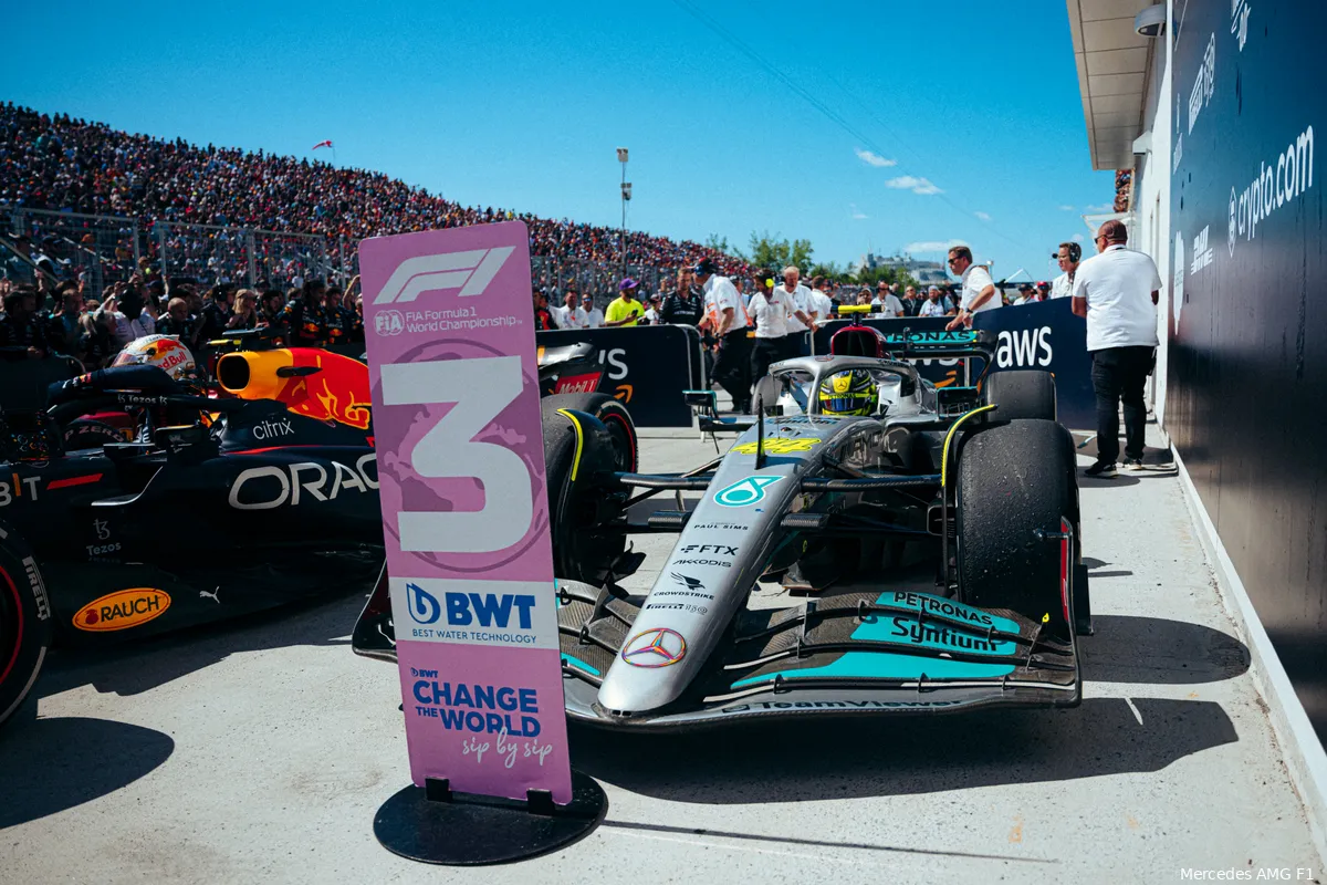 Häkkinen ziet Mercedes niet meedoen in titelstrijd: 'Verwacht niet dat ze races winnen'