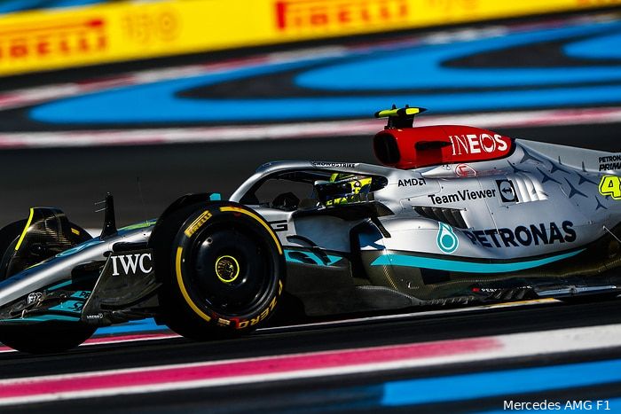 Mercedes-coureurs geschokt door achterstand: 'Dacht aan twee of drie tienden'