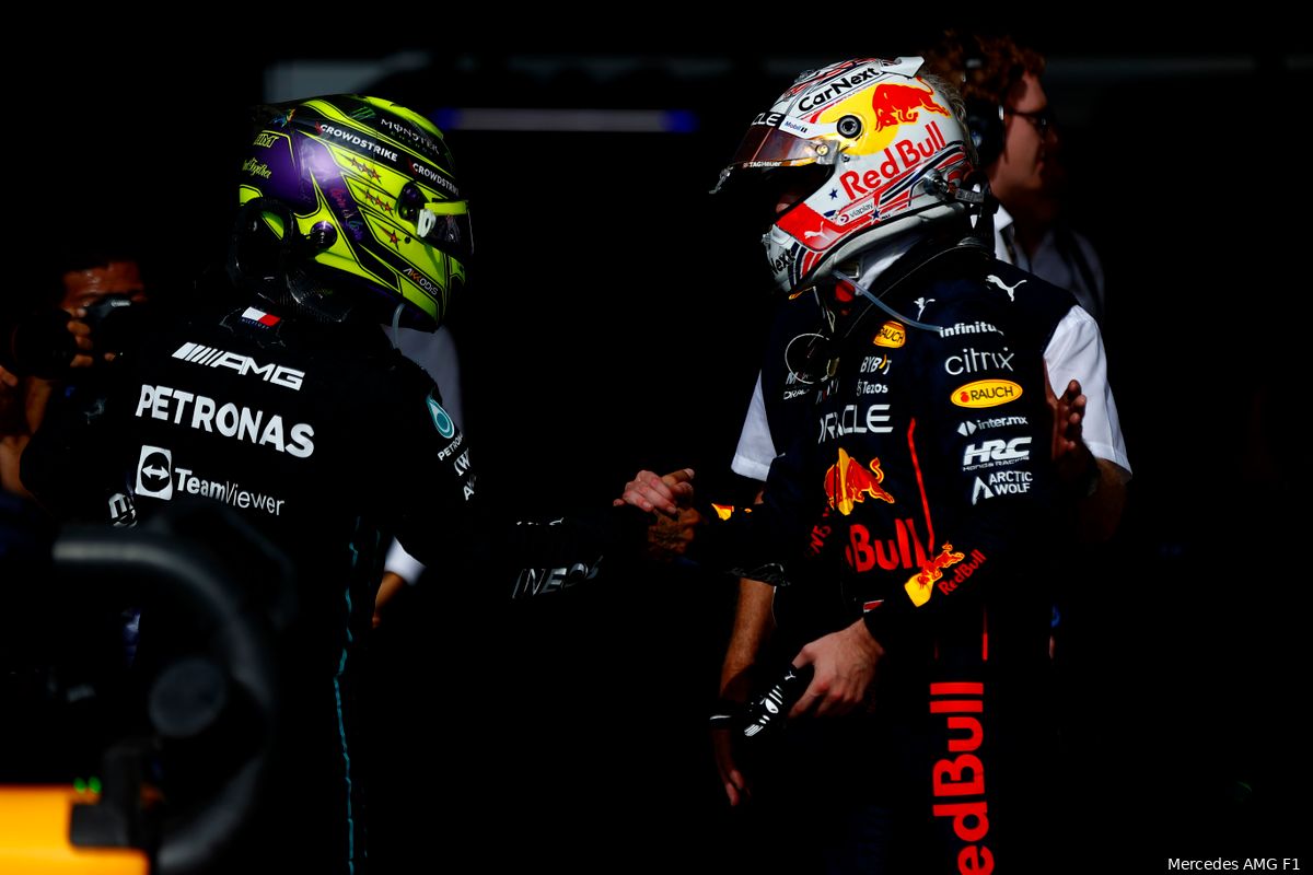 Hamilton lovend over Verstappen en Red Bull: 'Kan het ze niet kwalijk nemen dat ze zo sterk zijn'