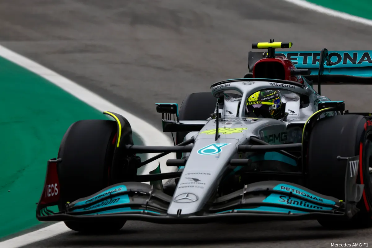 Hamilton baalt van timing: 'Was de laatste auto die wegreed'