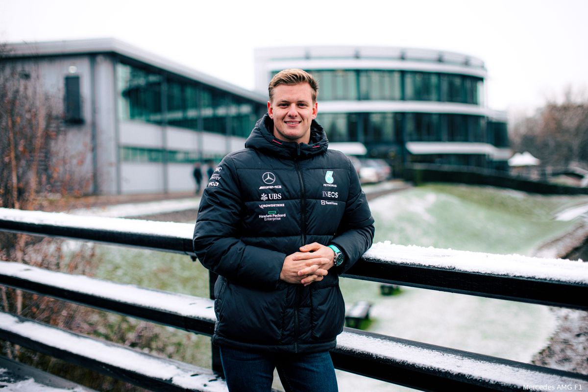 Schumacher houdt hoop op 2025-stoeltje: 'Hopelijk kan ik bewijzen dat ik hier thuis hoor'