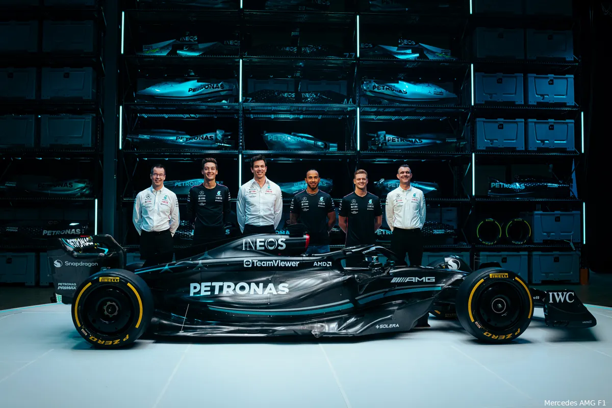 Hoeveel tijd kan Mercedes werkelijk winnen met een volledig zwarte W14?
