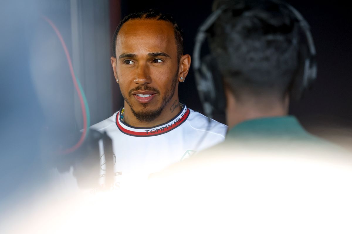 Hamilton licht teleurgesteld in Mercedes: 'Veranderingen gemaakt die niet werken'