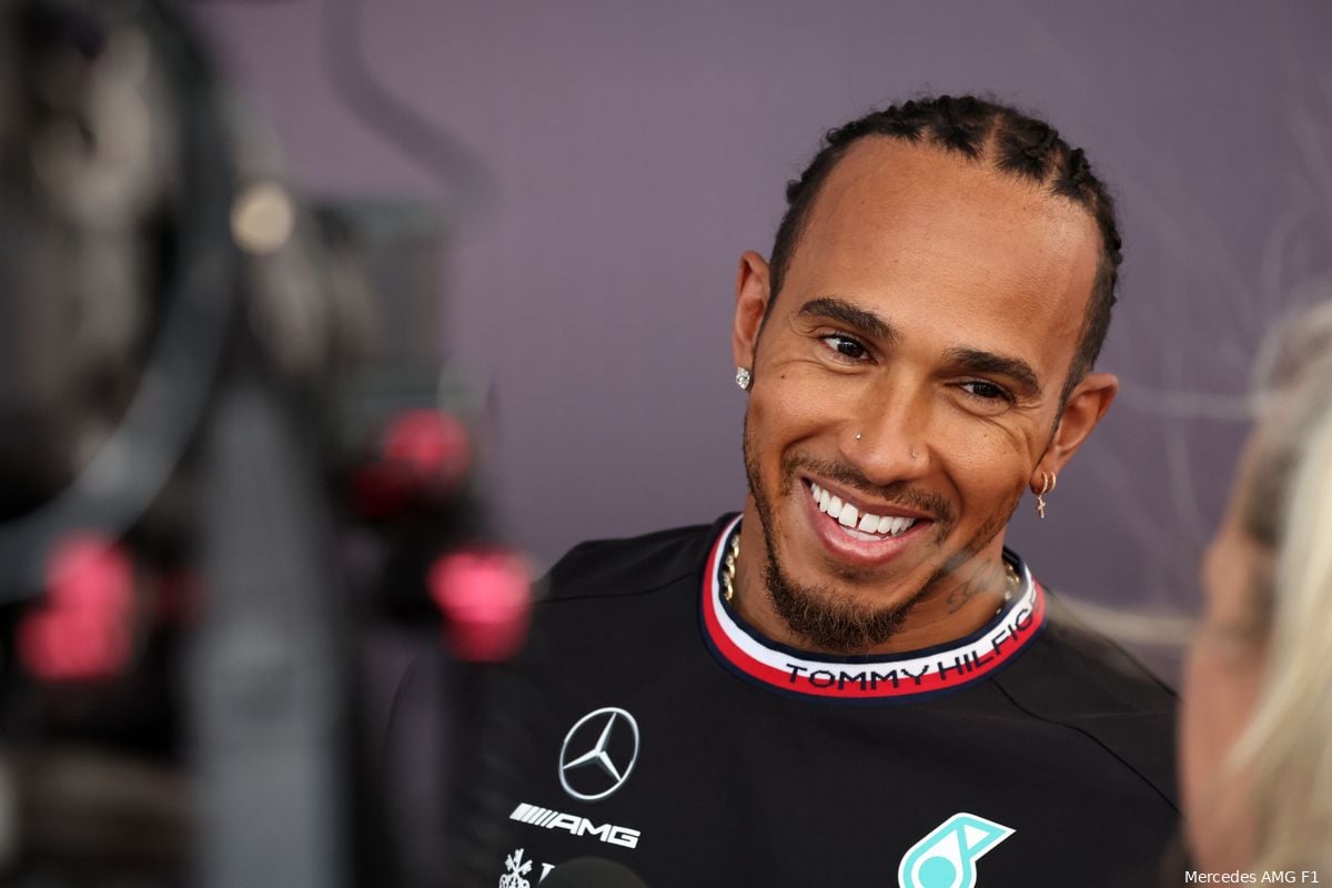 Hamilton reageert op geruchten over budgetoverschrijdingen: 'Red Bull neemt constant upgrades mee'