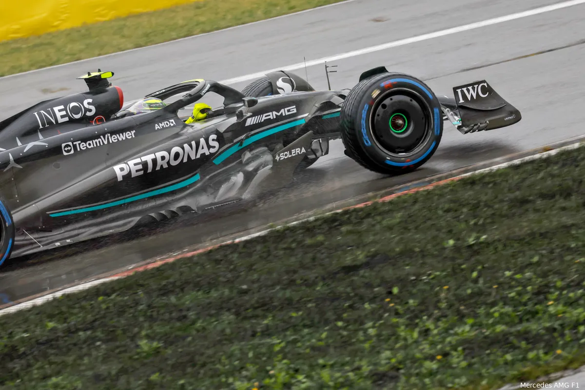 Hamilton strijdlustig richting de race: 'Als ik Alonso bij kan houden, ga ik hem alles geven'
