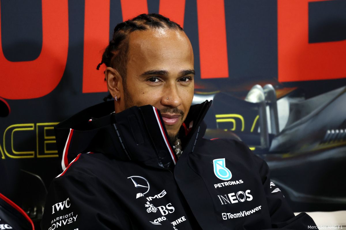 Hamilton helemaal klaar met bewieroken van Verstappen: 'Het wordt veel meer opgeblazen'