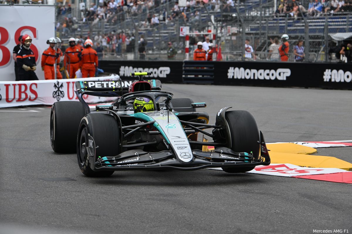 Hoe Hamiltons pitstop juist averechts werkte: 'Hoopte dat Verstappen niet zou stoppen'
