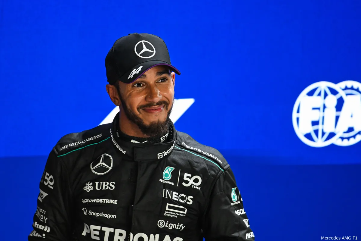 lewis hamilton mercedes 2381373