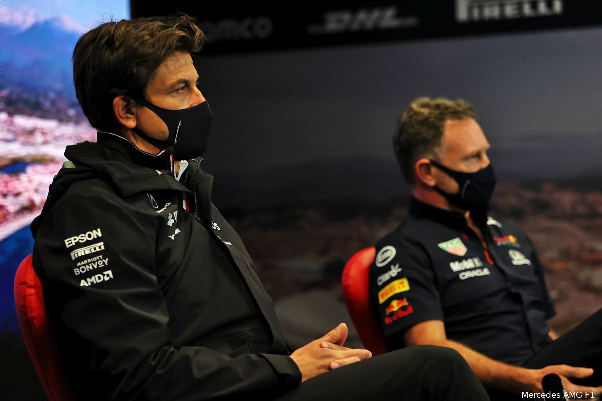 Wolff verzekert legaliteit Mercedes W12: 'De paranoia van Red Bull vinden wij oké'