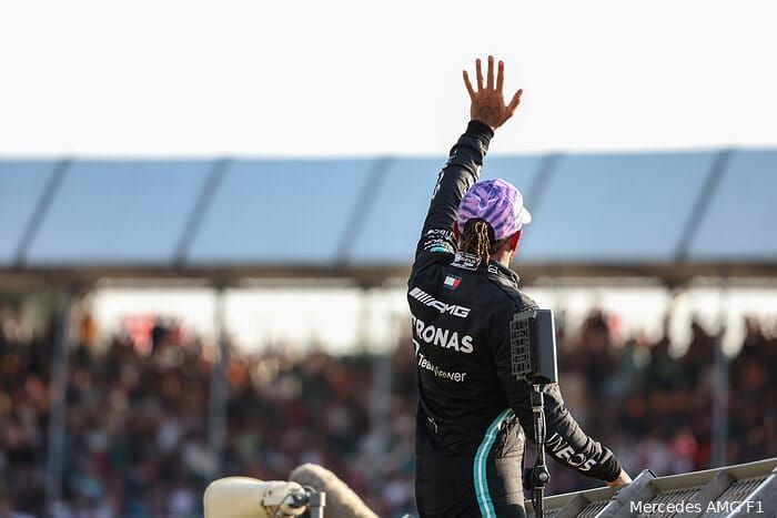 Barrichello neemt Hamilton crash met Verstappen kwalijk: 'Had na moeten denken'