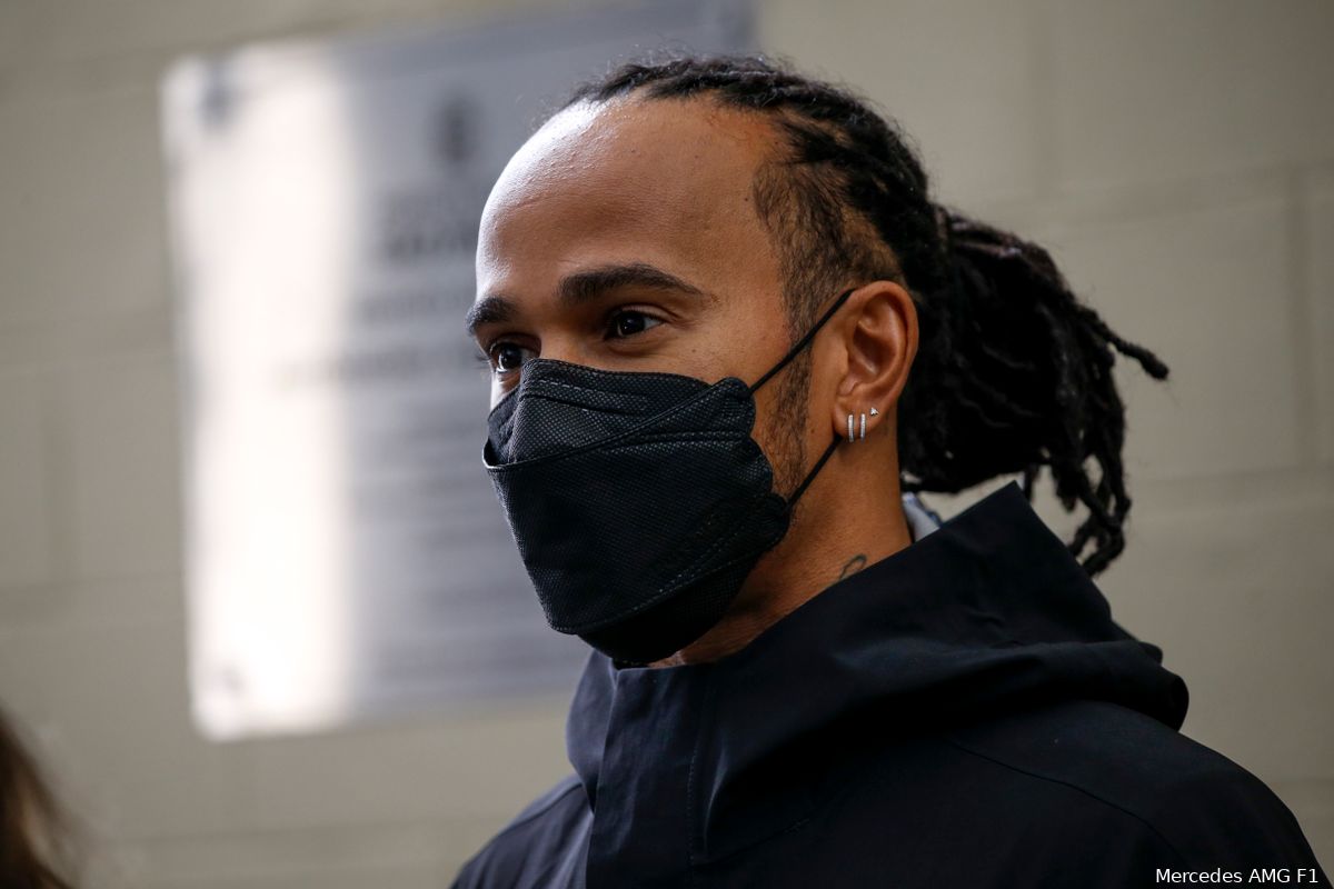 Hamilton bekommert zich niet om incident met Verstappen: 'Ik heb gewonnen'