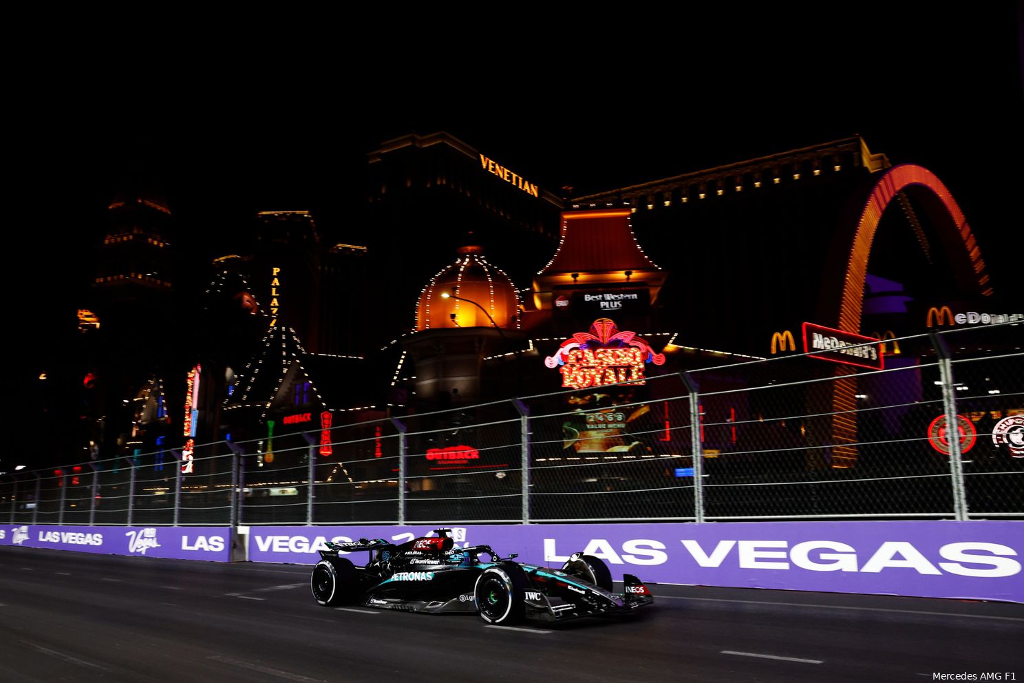 Boordradio's GP Las Vegas | Verstappen is wereldkampioen: 'Nooit gedacht dat dit mogelijk was!'