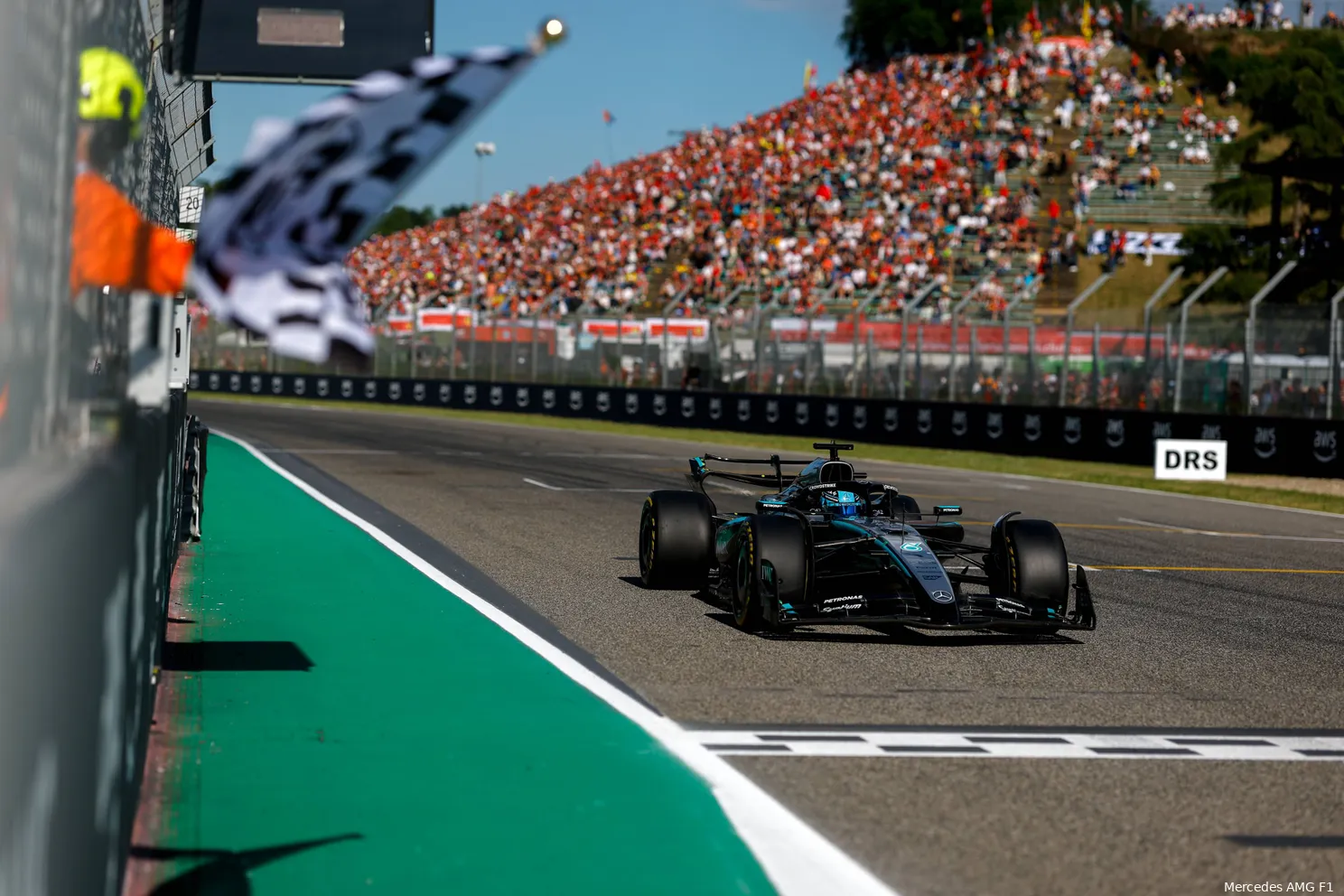 Russell verklaart probleem Mercedes, Tung herkent patroon: 'Is dit dan toeval?'