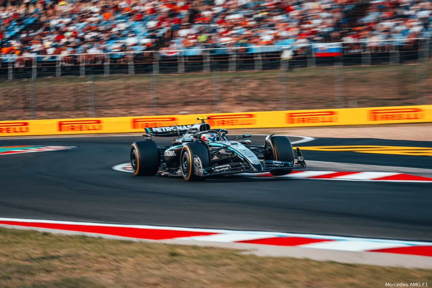 andrea-kimi-antonelli-mercedes-gp-hongarije-2025-vrijdag-2