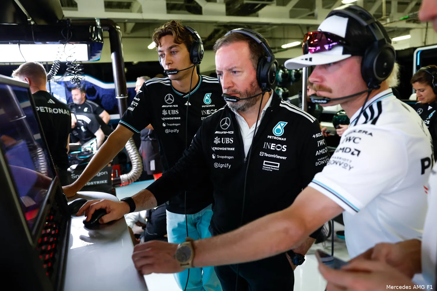 george-russell-bradley-lord-valtteri-bottas-mercedes-mexico-vrijdag-2025