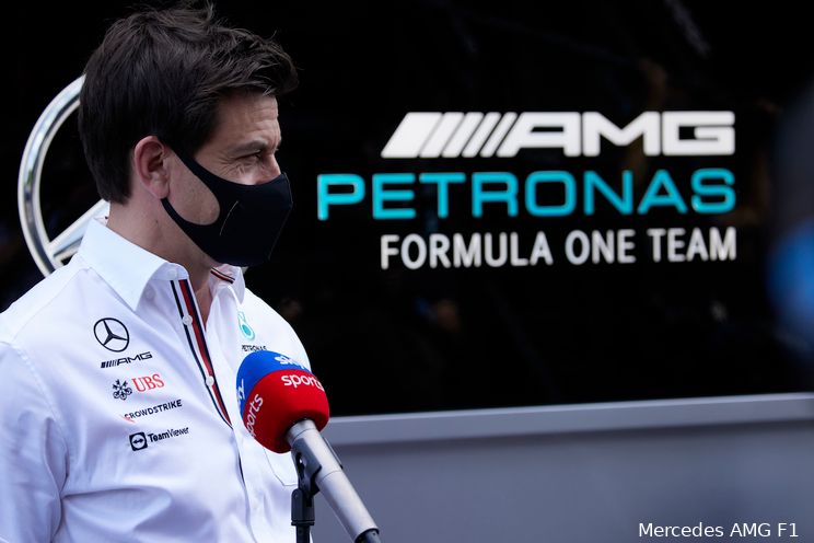 Update | Wolff: 'Hamilton is het tegenovergestelde van een smerige racer'