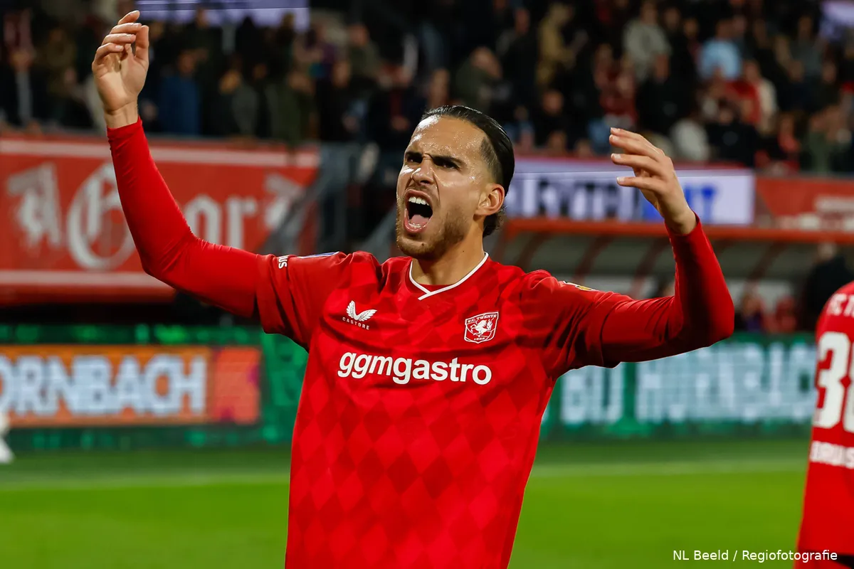 ramiz-zerrouki-close-up-passie-zweept-publiek-op-fc-twente-fortuna-sittard-2025-2026