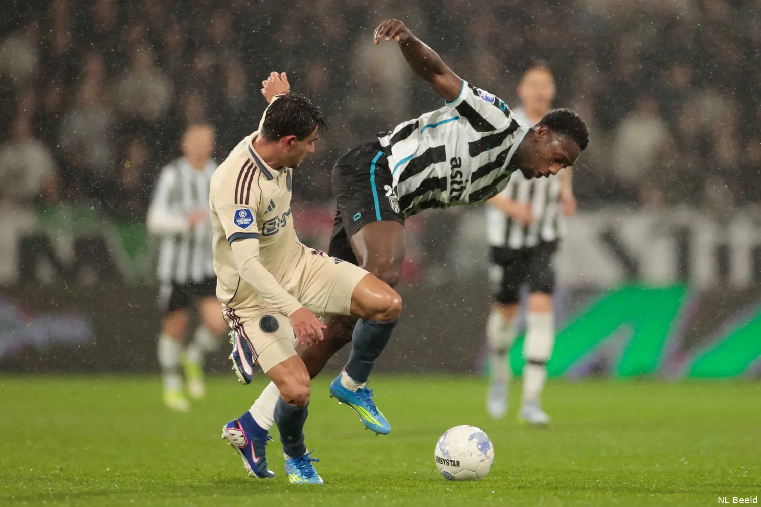 Ajax Showtime Lucas Rosa Heracles Almelo Ajax